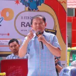 Dengan penuh keyakinan, Dekan FKM Unhas Prof. Sukri Palutturi menegaskan arah strategis PBL II sebagai model pembelajaran berbasis eksplorasi aset komunitas, memperlihatkan kepemimpinan visioner dalam mendorong mahasiswa merancang intervensi kesehatan yang partisipatif, ilmiah, dan berkelanjutan pada Expo PBL II, Rabu (11/2/2026).